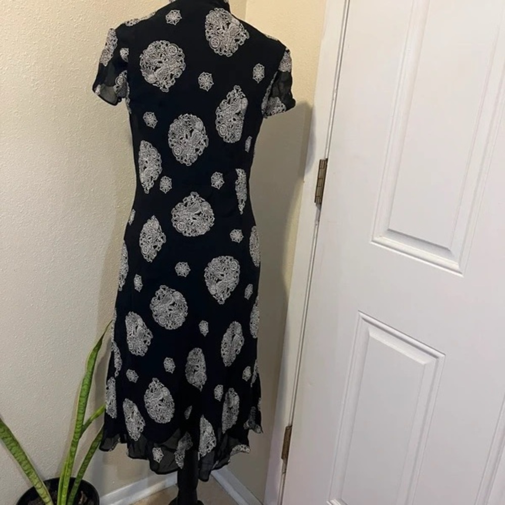 Lily Black Midi Dress with White Medallion Print - Picture 4 of 5